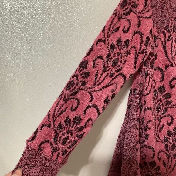NWT Energe Pink and Black Paisley Boho Chic Oversized Whimsigoth Sweater Small - Picture 7 of 10